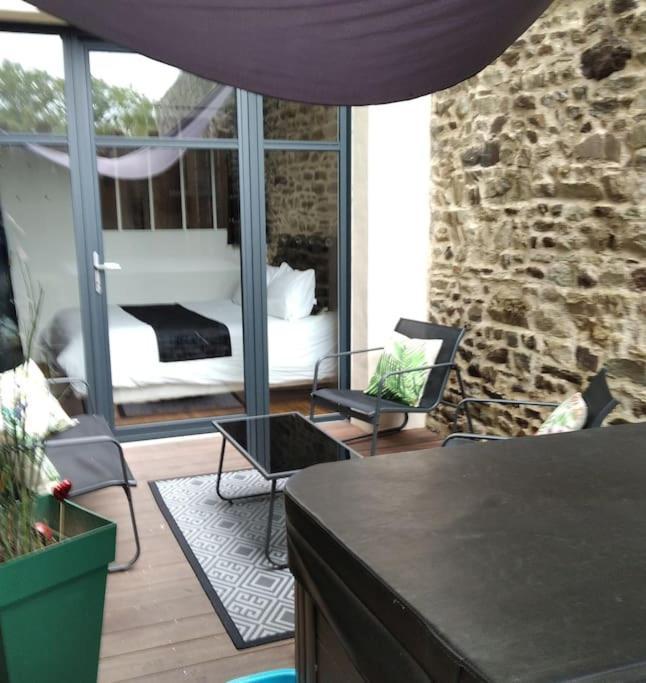 La Chouette Detente Fougères 外观 照片