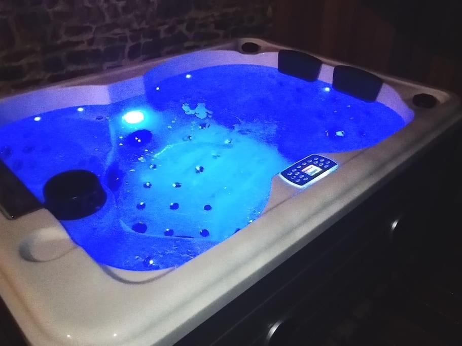 La Chouette Detente Fougères 外观 照片