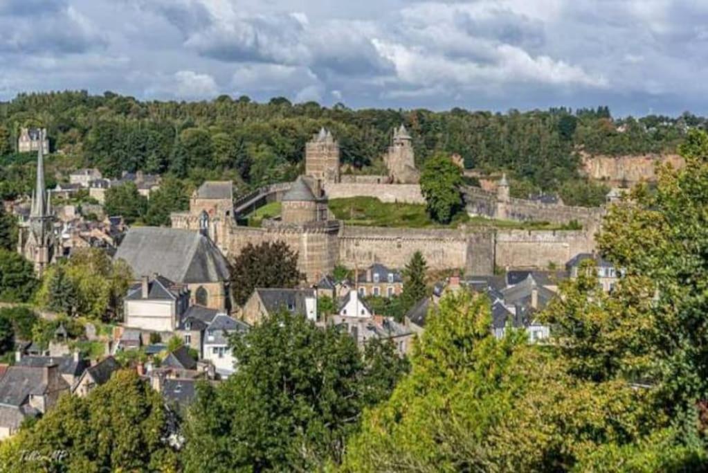 La Chouette Detente Fougères 外观 照片