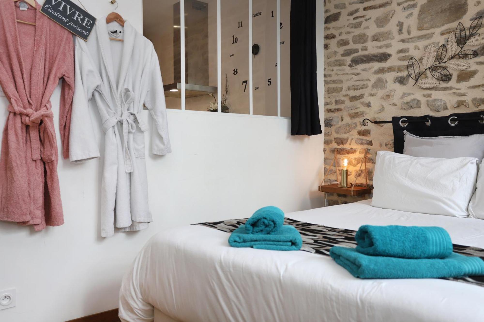 La Chouette Detente Fougères 外观 照片
