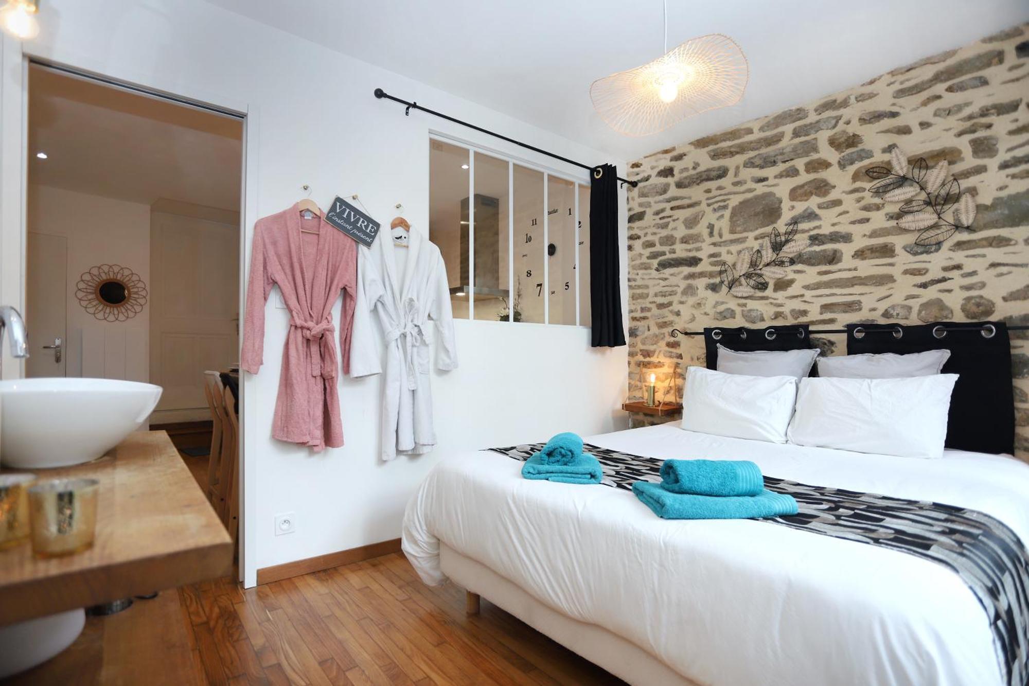 La Chouette Detente Fougères 外观 照片